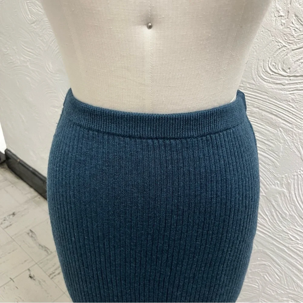 Eileen Fisher Ribbed Merino Wool Knit Top and Midi Skirt Set; fits Size 6 - Picture 7 of 13